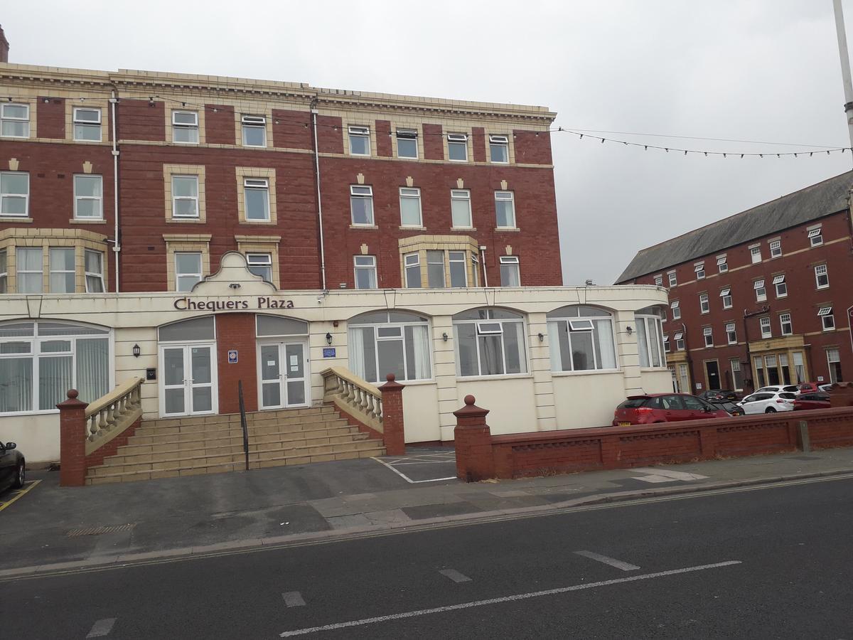 Chequers Plaza Hotel Blackpool Exterior photo
