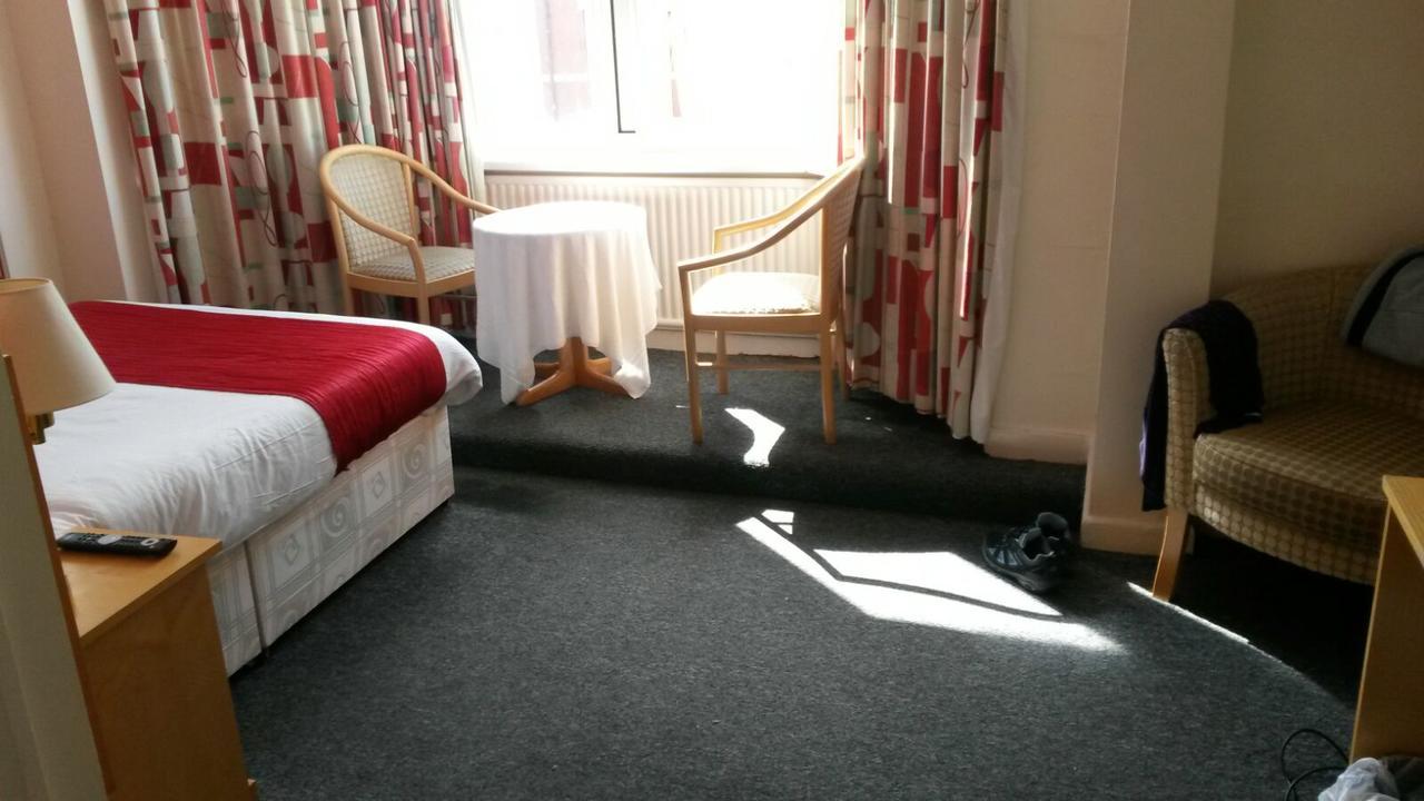 Chequers Plaza Hotel Blackpool Exterior photo